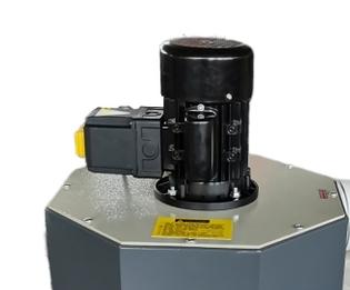 REALREZ MDC750 220V 
  Простота работы  
 Очень простая работа на станке, не требующая никаких специальных знаний и навыков  
