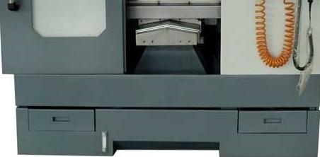 RealRez VMC400 
  Ящик для набора инструментов  
 Встроенный в станок ящик для инструментов облегчит работу и избавит от необходимости искать нужные предметы в процессе выполнения задачи  
