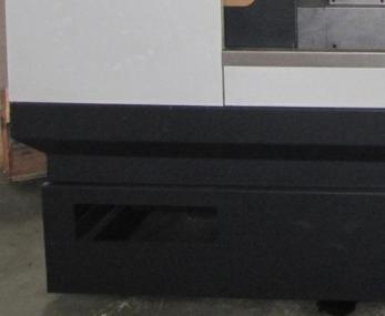 Realrez VMC600 
  Устойчивость  
 Широкое опорное основание станка имеет отверстия для крепления болтами к полу, что делает станок устойчивым во время работы  
