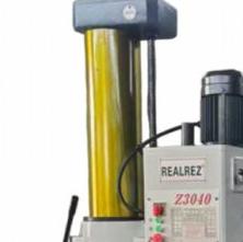 RealRez  Z3040x13 
  Колонна  
 Поверхность колонны обеспечивает легкий, свободный и точный ход 
