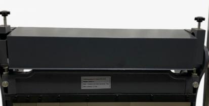 RealRez  RSBR-24 
  Защитный кожух  
 На станке установлен откидной защитный кожух для предотвращения попадания в вальцы посторонних предметов во время выполнения другой операции  
