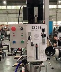 REALREZ Z5045 
  Простота работы  
 Очень простая работа на станке, не требующая никаких специальных знаний и навыков  

