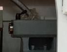 Realrez CK 6150 
  Быстрая фиксация  
 Задняя бабка имеет пиноль с ходом, что позволяет легко и быстро зафиксировать заготовку в центра и начать обработку  
