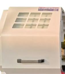 Realrez CK 6150 
  Защитный кожух  
 Зона обработки оснащена защитными кожухами 
