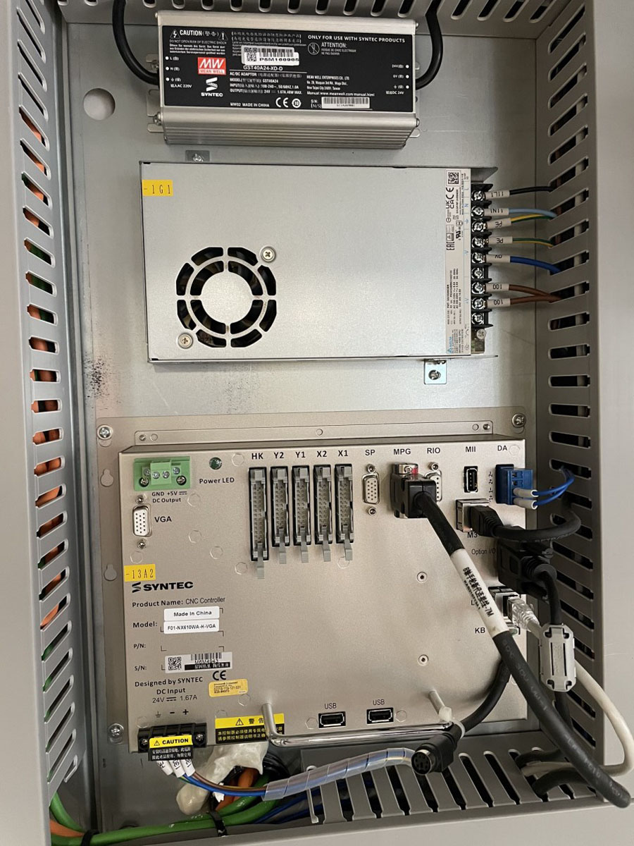 Nanxing N  ОПЕРАЦИОННАЯ СИСТЕМА SYNTEC (ТАЙВАНЬ)  Система управления станком на базе популярнейшей стойки “SYNTEC” (Тайвань) работает на ОС Windows, установленной на промышленном ПК На сегодняшний день стойка “SYNTEC” является наиболее сбалансиров...