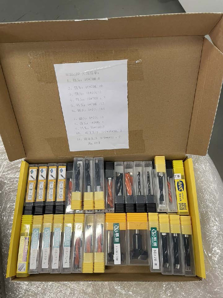 Nanxing N  Стартовый комплект инструмента  Каждый станок комплектуется стартовым комплектом стандартного твердосплавного инструмента состоящий из сверел диаметром (5 / 8 / 10 / 15 / 35 мм) и фрез диаметром (6 / 10 мм)  Этот комплект предназначен д...