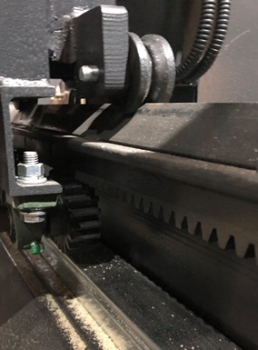KRAFTER MULTI CROSS CUT  Электромеханическое перемещение пильных узлов  Все пильные узлы, кроме базовой пилы имеют электромеханическое перемещение  Перемещение осуществляется по зубчатой рейке при помощи шестерни  Рейки имеются на обеих сторонах с...