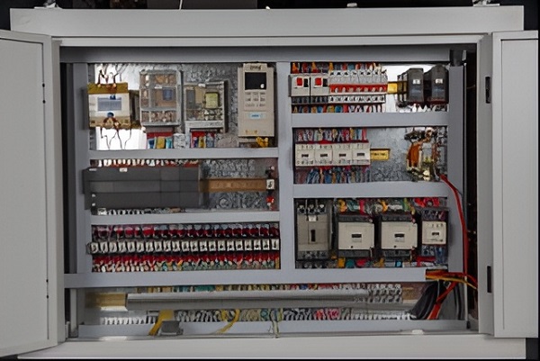 Beaver HF-3 AUTO HF-3 AUTO  Электрика и автоматизация управления  В конструкции электрошкафа используется высоконадежная электрика американской корпорации EATON (США), гарантирующая стабильную и долголетнюю бесперебойную работу станка  Программиру...