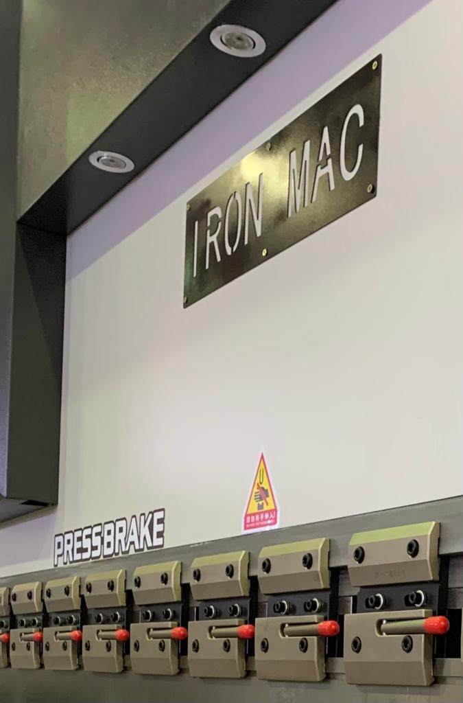 IRONMAC HPB-T 30/1600  LED подсветка  LED подсветка зоны гибки 