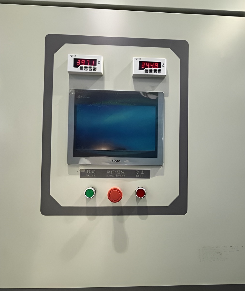 EcoWood Jet Pulse JP-50  Пульт управления  Оснащен системой удаленного мониторинга и диагностики, которая подключается к беспроводной сети  Данная система необходима для максимально быстрого устранения неисправностей и неполадок  Мониторинг темпер...
