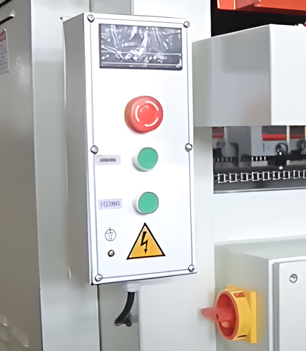 EcoWood SR-R 920 SR-R 920  Панель управления  Интуитивно понятна и не требует высокой квалификации оператора  На панели расположены: