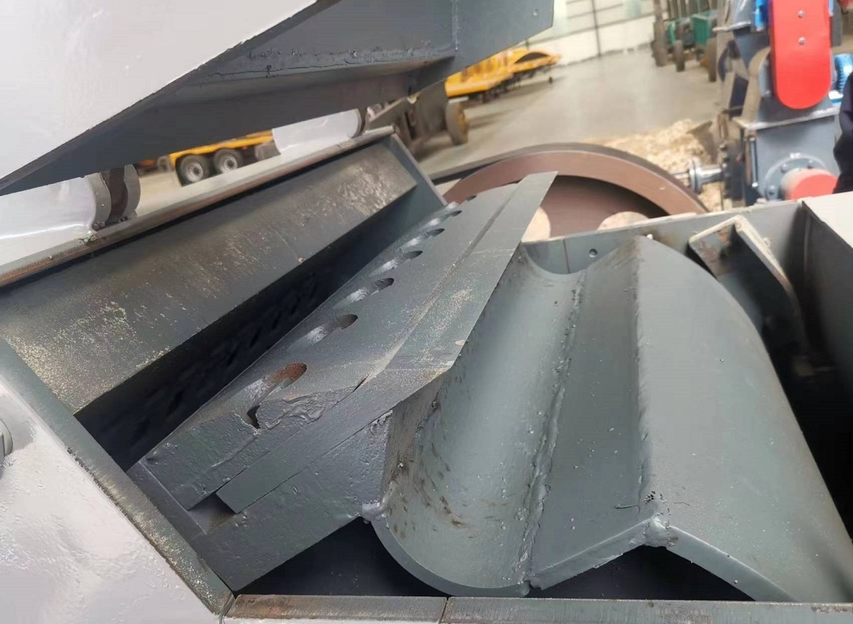 EcoWood 540/3-RS  Собственное производство  Основные узлы в дробилке, в том числе Барабан обрабатывается на высокоточном фрезере, что гарантирует максимальную точность и дальнейшее отсутствие вибраций, что очень важно при больших оборотах 