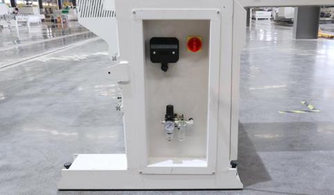 Filato DRILLMATIC SD3  Удобность обслуживания  Все компоненты электрики и система подготовки сжатого воздуха расположены в одном месте  Удобное расположение для обслуживания и доступность в любое время при необходимости 