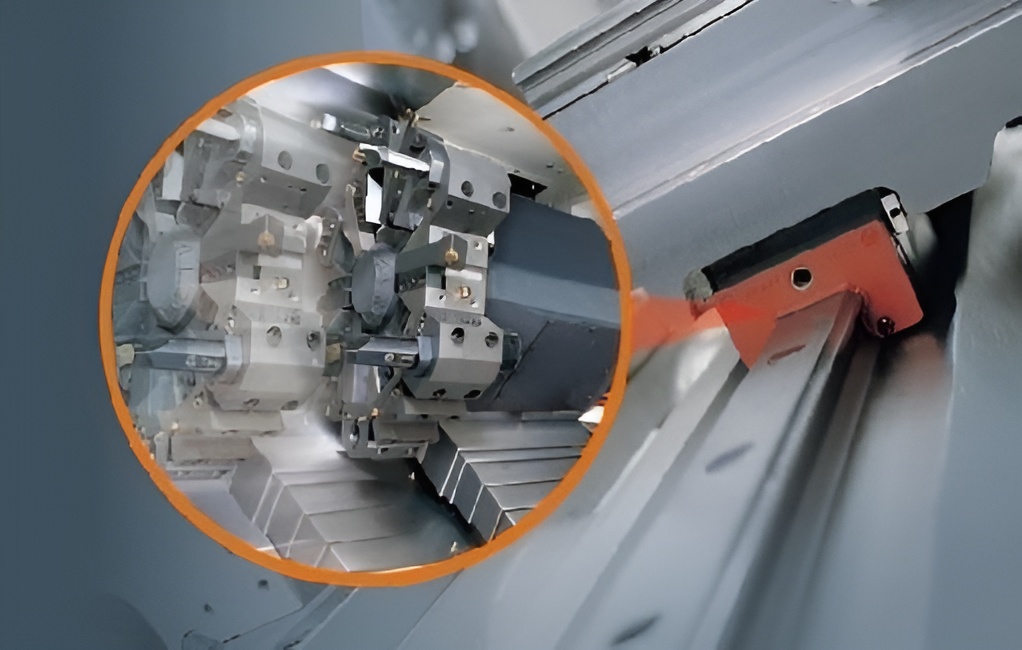 SPECTR TC T  Двигатели подачи Fanuc (Япония)  Оси X и Z оснащены высокопроизводительными двигателями подачи Fanuc (Япония) с крутящим моментом 27 Нм  ШВП от THK (Япония) с двойным преднатягом исполнены в соответствии с классом точности C3  Диаметр...