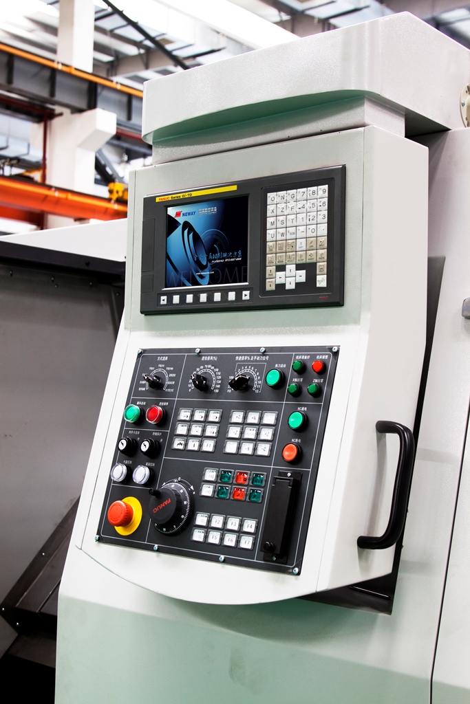 KMT KTL60/1000  Система ЧПУ Fanuc (Япония)  Промышленная система ЧПУ самая распространённая в России, более проста в использовании, легко найти операторов  Сервис по всей России, запасные части в наличии на складах  Для удобства оператора стойка с...