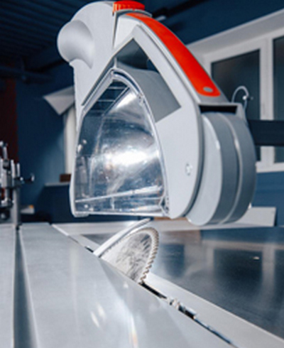 OSTERMANN ALFA 400 DIGIT  Наклон пильного узла  Наклон пильного узла в пределах от +45º до +90º осуществляется за счет электропривода  Угол наклона отображается на электронном табло с точностью до 0,1º 