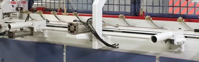 Beaver 150/6D Standart 150/6D Standart  Сталкиватель плети в зону прессования  Перемещение набранной плети после торцовки в размер на позицию прессования осуществляется сталкивателем с приводом от пневмоцилиндров  Синхронизация движения линейки ст...