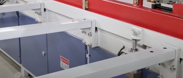 Beaver 150/6D Standart 150/6D Standart  Приемные столы  Готовая плеть выталкивается на приемные устанавливаемые столы 
