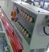 Beaver 150/6D Standart 150/6D Standart  Пульт управления прессом  Эргономичный пульт управления, расположенный в зоне работы оператора, обеспечивает удобство наладки и управления работой пресса 