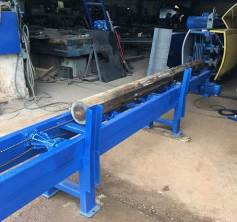 EcoWood 680C  Приводной конический рольганг  Длина рольганга - от 4 м Автоматизирует продольную подачу бревна в бревнопильный станок  Устанавливается в комплекте с эстакадой  Приводной конический рольганг для подачи бревен