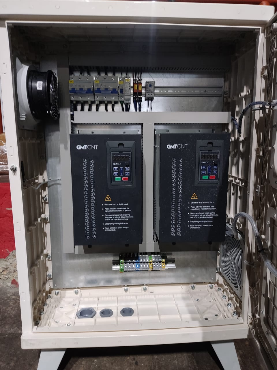 EcoWood SF-216  Частотный преобразователь  Устанавливается на каждом вентиляторе  Дает возможность регулировать производительность вентилятора, настраивать работу всей системы аспирации в соответствии с требованиями оборудования 