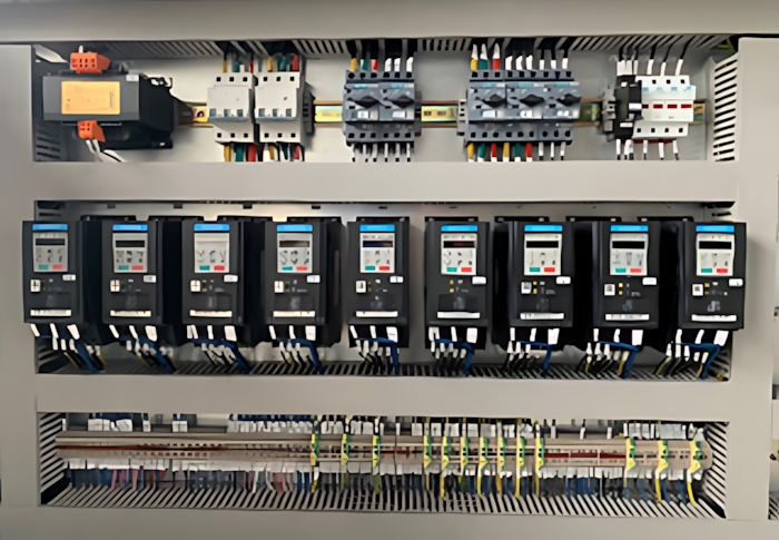 MOTIMAC FHDR 1300  Электрокомпоненты  Все электрокомпоненты станка уже в базовой комплектации поставляются только от ведущих производителейSIEMENSиINOVANCE  Высокая степень надежности снижает затраты на ремонт и простои оборудования 