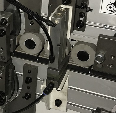 Filato 536 UHQLP  Пневмо-отрыватель стружки  Служит для отрыва стружки (ворсы), которая образовывается после узла радиусной циклевки  Состоит из: Процесс полностью автоматический 
