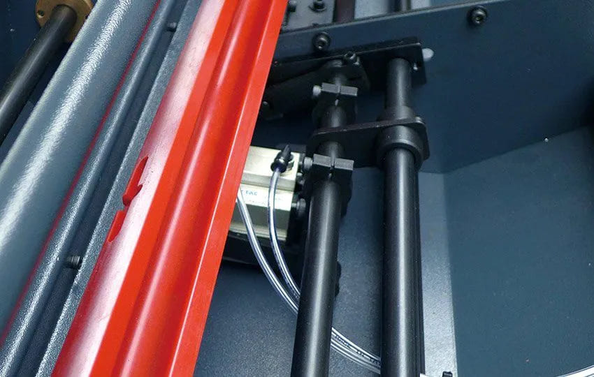 Fedek GT 326  Двухпозиционный передний стабилизатор  С V-образными направляющими 