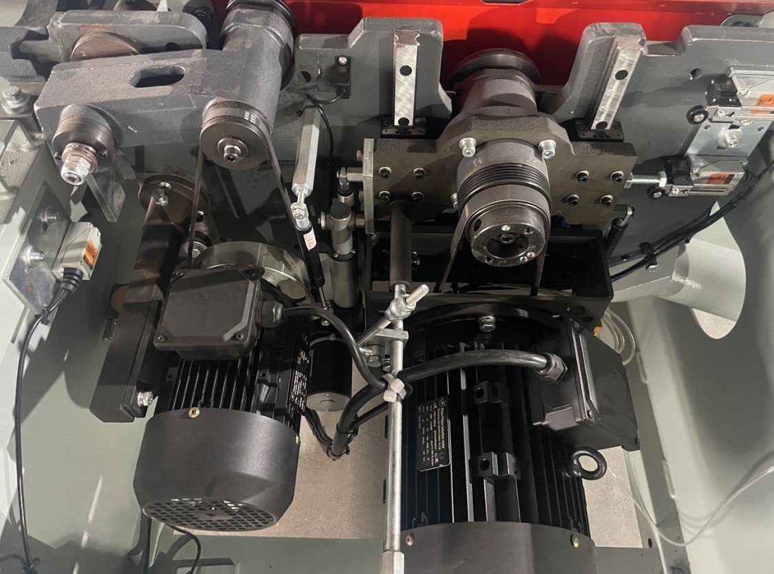 Filato EXPERT 3200 HB  Пильный узел  Литой пильный узел изготавливается по всем современным технологиям, имеет высокую жесткость и виброустойчивать, что обеспечивает надежность работы станка, высокую точность обработки заготовок  Крепление корпуса...
