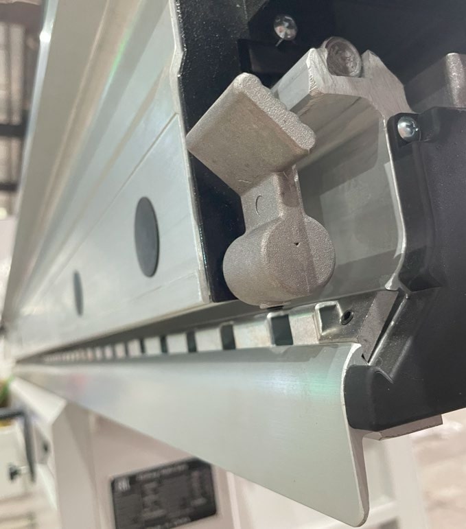 Filato EXPERT 3200 Max  Фиксация каретки  Возможность	фиксировать	каретку	в нескольких положениях 