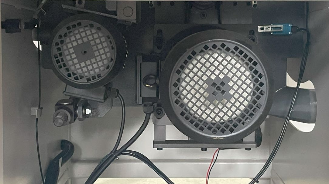 Filato EXPERT 3200 Max  Пильный узел  Литой корпус пильного узла обеспечивает высокую	жесткость, виброустойчивость и надежность станка  Пильный узел жестко смонтирован со станиной станка, что существенно снижает вибрацию узлов 