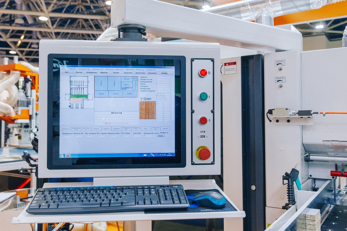 Filato HP 290  Система управления  Простой и удобный для оператора интерфейс позволяет создавать и редактировать карты раскроя непосредственно на станке, а также, выгружать их из сторонних оптимизаторов, таких как 