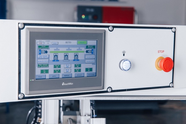 Filato FL-22BX  Система управления  PLC контроллер для удобного управления и обслуживания станка 