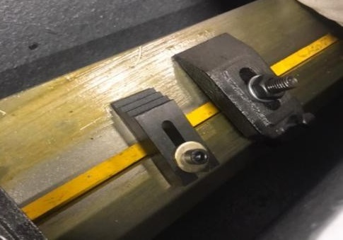 IRONMAC 1000A  Пакетная заточка  Станок позволяет осуществлять пакетную заточку – одновременно 4 ножа, это гарантирует высокую точность заточки и как следствие одинаковые размеры и массу каждого заточенного ножа  Позиционирование ножей осуществляе...