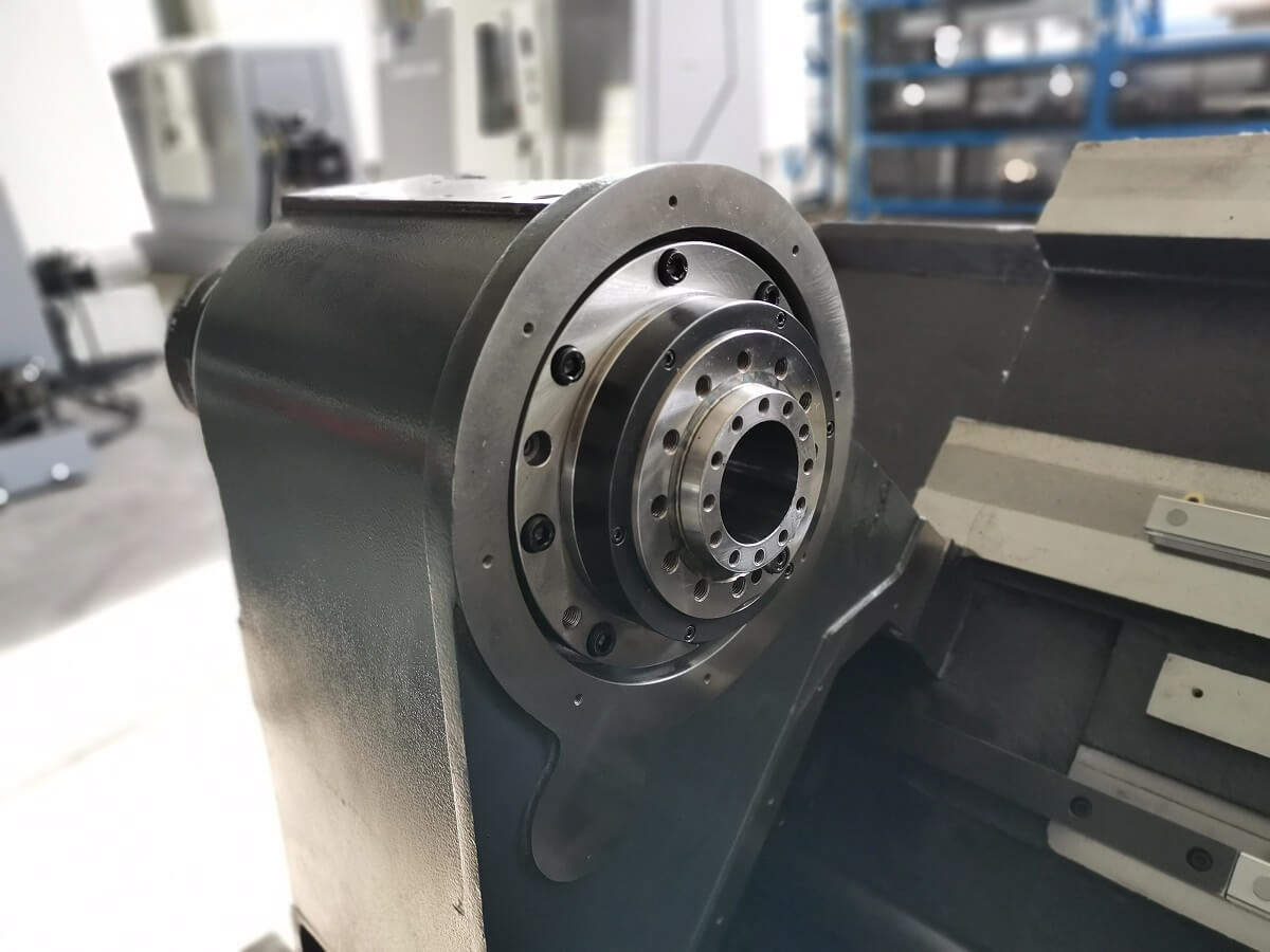 KMT KTL 45/450  Шпиндель собственной разработки  Высокоскоростная шпиндельная бабка разработана с учетом минимальных тепловых деформаций и высокой точностью обработки  В шпинделе установлены высокоточные подшипники NSK (Япония) 