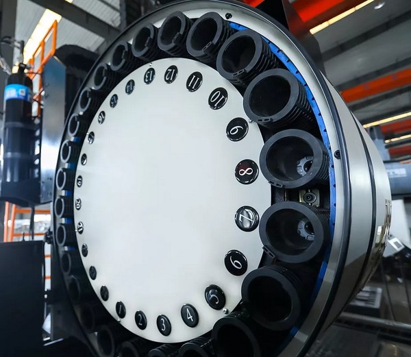 KMT KPM 1330  Инструментальный магазин  Инструментальный магазин на 24 позиции 