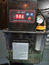 KMT KY50B 1500  Автоматическая система смазки  Система автоматической смазки станка обеспечивает периодическую подачу смазочного материала на направляющие скольжения 