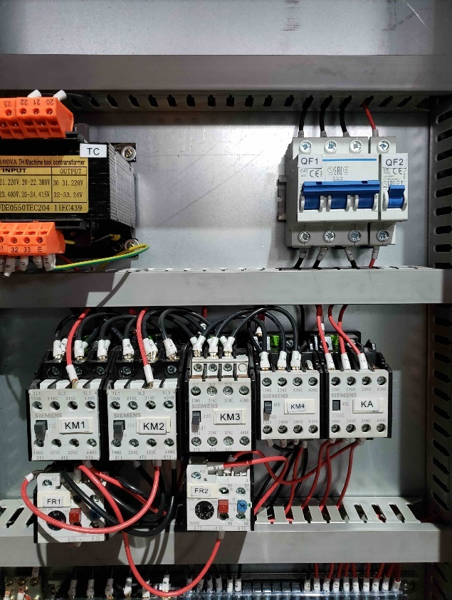 KMT KY50B 1500  Сертификация по СЕ стандарту  Электрошкаф полностью соответствует нормам СЕ, что указывает на соответствие продукции всем необходимым требованиям законодательства Европейского Союза  Основные компоненты установленной электроники пр...
