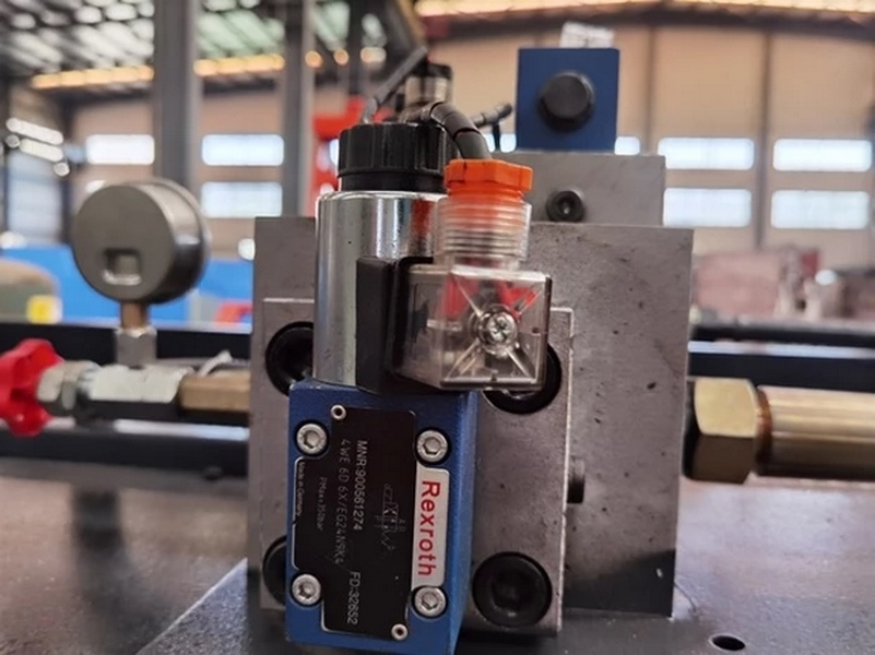 KMT KSM 6/2500  Гидравлическая система BOSCH REXROTH (Германия)  Оригинальная гидравлическая система BOSCH Rexroth обеспечивает: Высокая надежность и безотказность Высокая энергоэффективность Применение трубок и фитингов Garmon EMB снижает вероятн...