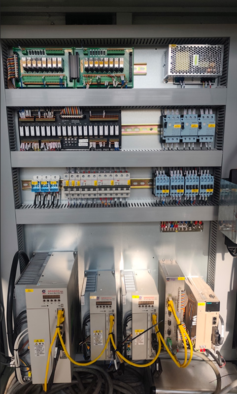 KMT KTL 50/500  СЕ стандарт электрошкафа  Электрошкаф полностью соответствует нормам СЕ, что указывает на соответствие продукции всем необходимым требованиям законодательства Европейского Союза  Основные компонентыSiemens/LG/ Schneider 