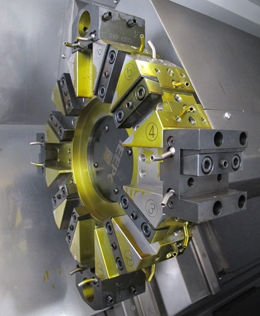 KMT KTL 56/500 Fanuc  Револьверная головка TAIXIN (Тайвань)  Токарный центр KTL 56/500 оснащен 12-ти позиционной гидравлической револьверной головкой TAIXIN (Тайвань)  Сечение инструмента 25 х 25 мм, отверстие в блоке под расточной инструмент ø40м...