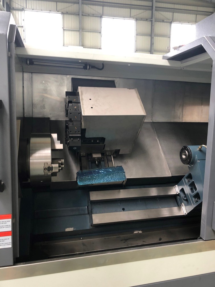 KMT KTL 56/500 Fanuc  LED освещение рабочей зоны  Современное LED освещение в положении сверху обеспечивает полное освещение рабочего пространства станка и контроля рабочей зоны в процессе эксплуатации 