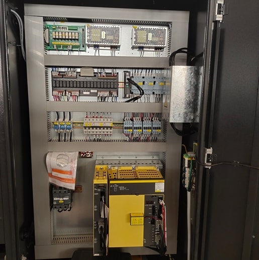 KMT KTL 56/500 Fanuc  СЕ стандарт электрошкафа  Электрошкаф полностью соответствует нормам СЕ, что указывает на соответствие продукции всем необходимым требованиям законодательства Европейского Союза  Основные компоненты установленной электроники ...