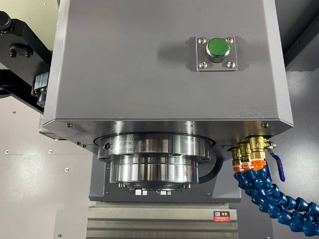 KMT KVL 1260A  Шпиндель  Шпиндель производства компании Spintech, Kenturn, ROYAL (Тайвань) или иной тайваньский производитель, характеризуется высокой точностью и повышенной жесткостью  В шпиндельном блоке устанавливаются эксклюзивные подшипники к...