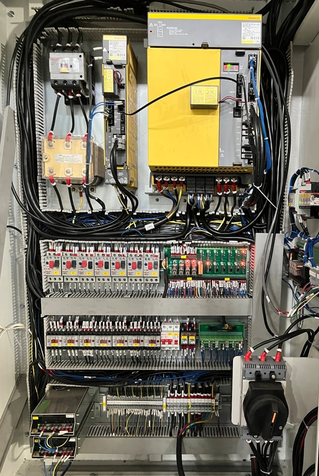 KMT KVL 1055 Fanuc  Электрокомпоненты Omron / Schneider  Электрошкаф полностью соответствует нормам СЕ, что указывает на соответствие продукции всем необходимым требованиям законодательства Европейского Союза  Основные компоненты установленной эле...
