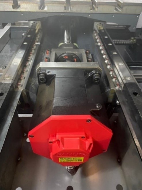 KMT KVL 1055 Fanuc  Приводы подач по осям X / Y / Z  На станках серии KVL установлены оригинальные приводы подач от производителя FANUC (Япония), что обеспечивает высокую надежность, скорость и плавность перемещений 