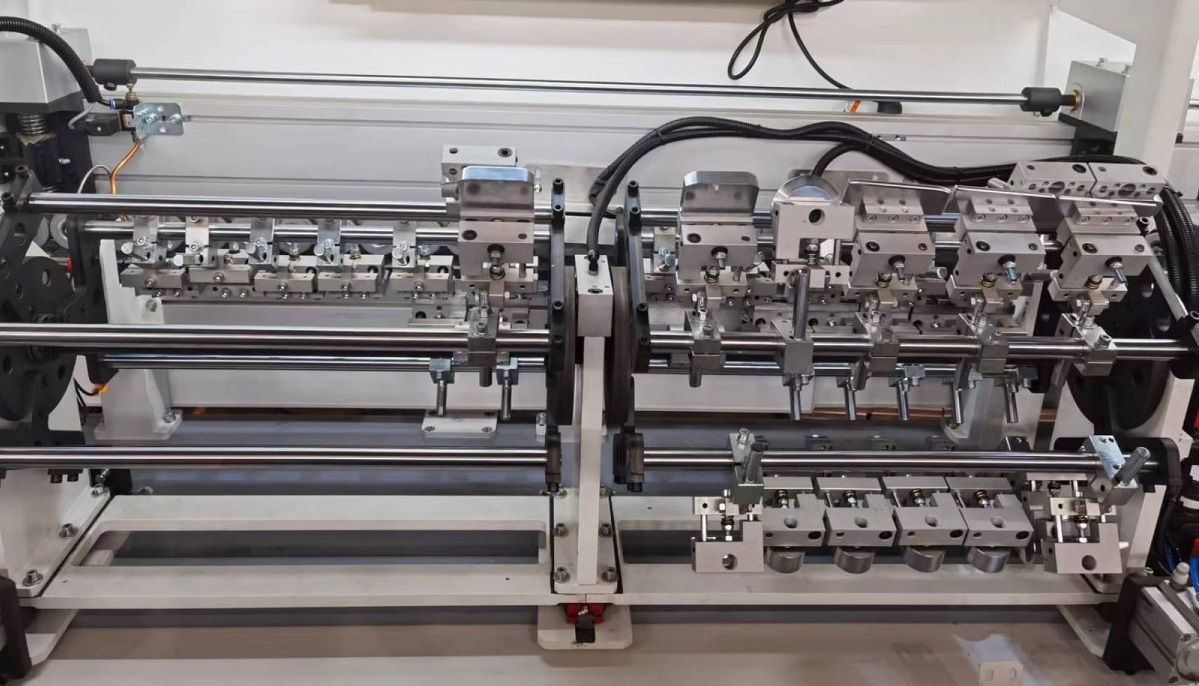 Nanxing NB875  Устройство софтформинга  ПВХ: мягкий материал, подходит для профильного формирования, средней жесткости  АБС：Подходит для прямого формирования стороны 