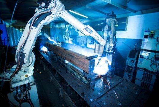 Nanxing NCG5812 2T  Станина  Детали станин из толстостенного проката, изготавливаются путем лазерной резки  Сборка станины происходит на специальном стапеле с применением высокоточных сварочных роботов  Все станины проходят операцию термической об...