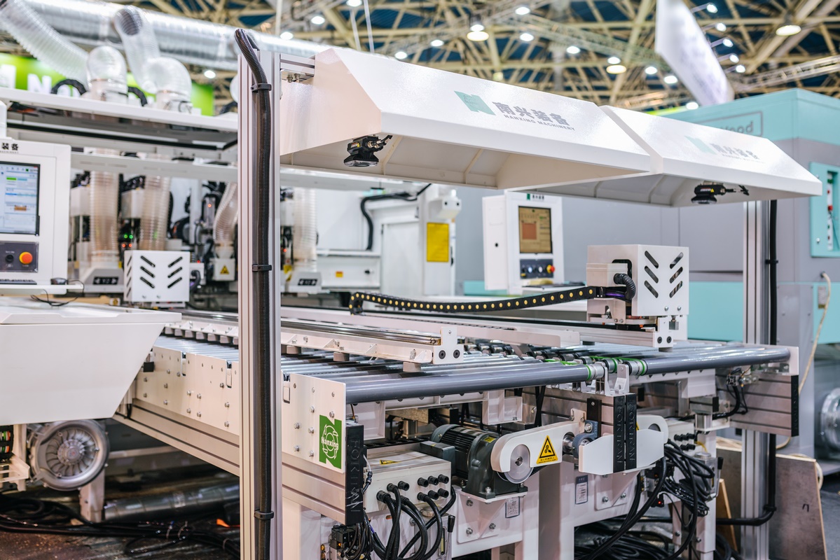 Nanxing ND712DTL  IP-камеры для считывания бирки  На входе в ячейку установлены стойки, на которых располагаются органы машинного зрения - специальные IP-камеры высокого разрешения, которые считывают штрих-код на детали  Далее вычислительная систе...