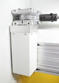 Nanxing NB875  Усиленные поддерживающие колонны  Массивные поддерживающие колонны для стабильной работы узлов станка 